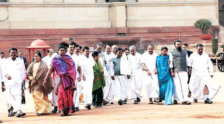 aiadmk, aiadmk jallikattu, jallikattu, jallikattu protests, jallikattu news, jallikattu latest, tamil nadu news, tamil nadu, india news