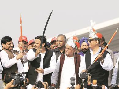 Samajwadi Party, Akhilesh Yadav, Mulayam Singh yadav, Mulayam singh, SP, samajwadi Party feud, Sp feud, Shivpal yadav, netaji, Uttar Pradesh, UP, Up elections, Uttar Pradesh assembly elections 2017, rajpal Yadav, BJP, congress, UP chief Minister, UP CM akhilesh Yadav, india news, indian express news