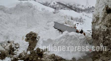 Jammu-Srinagar National continued to be shut due to heavy snowfall and rains that have triggered avalanches and slides blocking it at several places. Express Photo by Shuaib Masoodi 27-01-2017