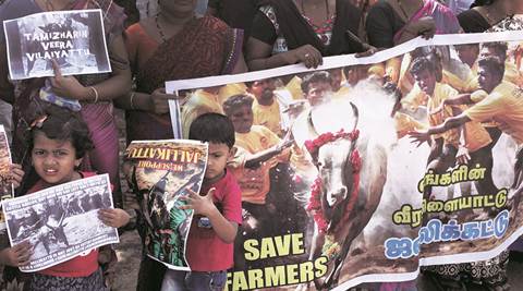Mumbai: Protesters gather in Azad Maidan, seek withdrawal of ban on ...