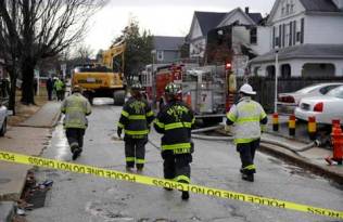 Six kids presumed dead in house fire; Mom and 3 kids injured