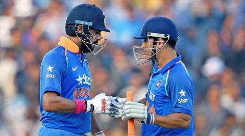 Only old notes are out of circulation: Virender Sehwag hails MS Dhoni ...