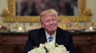 Donald Trump, authoritarianism Trump presidency, authoritarianism around the world, Kuwait visa ban, Donald Trump 14 day presidency, Trump immigrant ban, Trump muslim ban, Muslim Ban US, US immigrant ban, authoritarian governments, authoritarian leaders trump, indian express news, rodrigo duterte philippines authoritarian, donald trump egypt, donald trump muslim world, US democracy donald trump, donald trump administration democracy