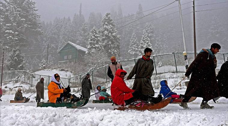 Kashmir, valley, Gulmarg, Kashmir snow, Kashmir snowfall, valley snowfall, Gulmarg snowfall, Gulmarg snow, Gulmarg Cold wave, india news