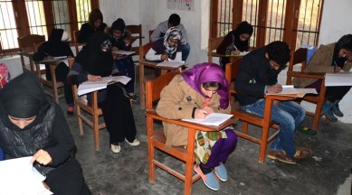 jammu kashmir, flood alert, schools closed, jhelum, anantnag, indian express