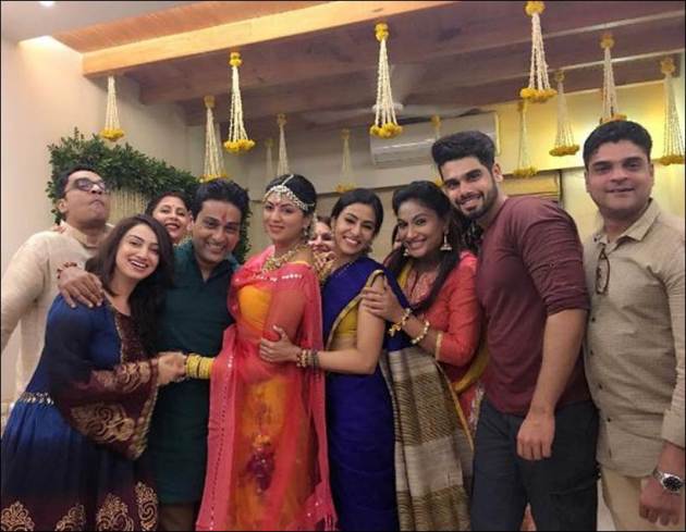 Inside pics of FIR fame Kavita Kaushik, boyfriend Ronnit Biswas’s haldi ...