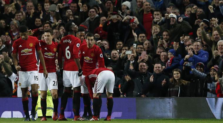 Manchester United Vs Chelsea 2011 Full Match Chelsea extend lead at the top, Manchester United leave it late