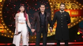 bigg boss 10, bigg boss, bigg boss 10 live update, bigg boss finale, bigg boss 10 live finale, bigg boss 10 winner, bigg boss 10 bani winner, bigg boss 10 manveer winner, bigg boss 10 bani wins, bigg boss 10 manveer wins, bigg boss 10 finale episode, bigg boss 10 live, bigg boss live, bigg boss 10 salman khan, bigg boss 10 salman khan live update, bigg boss 10 update finale episode, bigg boss 10 salman khan hrithik roshan, bigg boss 10 news, bigg boss 10 finale news, bigg boss news, television news, salman khan, hrithik roshan, indian express, indian express news