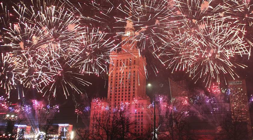 Happy New Year 2017! Spectacular photos of fireworks from across the