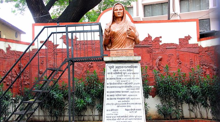 savitribai phule, who is phule, who is savitribai phule, savitribai phule university, pune university, jyotiba phule