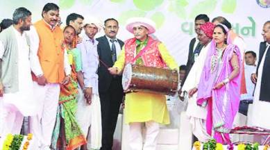 gujarat, gujarat news, vijay rupani, cm vijay rupani, tribal rights, tribal rights over natural resources, gujarat tribals, gujarat natural resources, indian express, india news