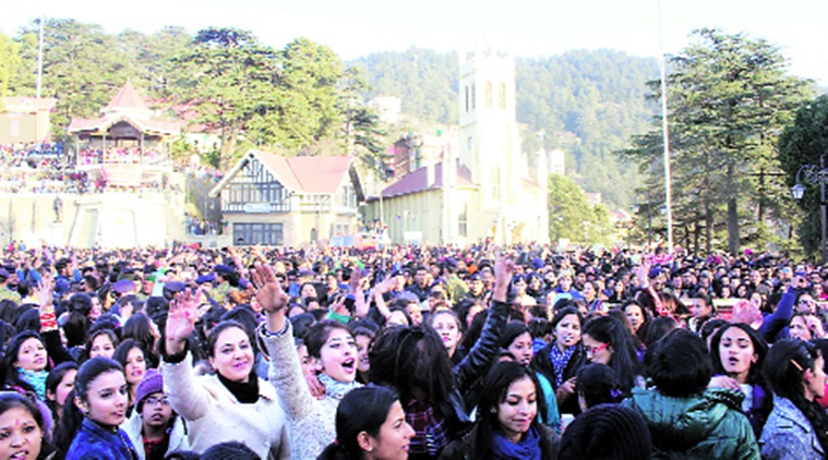 Shimla tourist, Shimla New Year parties, happy New Year, Shimla new year celebrations, Shimla tourism, Shimla packed with tourists, indian express news  