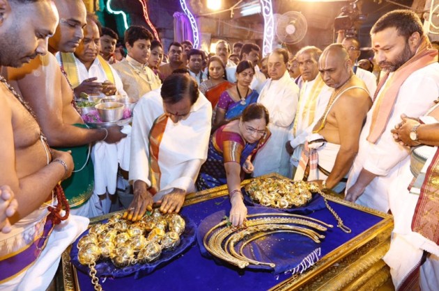 KCR, telangana CM, telangana chief minister, chandrasekhar rao, tirupati temple, KCR gold offering, KCR tirupati, telangana news, telangana CM