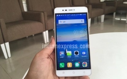 vivo V21 review: Flawless selfies 