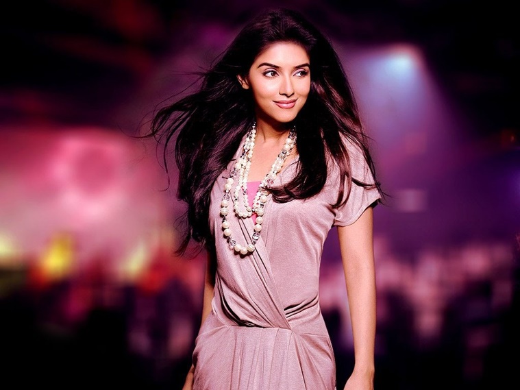 759px x 569px - Asin photos: 50 best looking, hot and beautiful HQ photos of Asin |  Entertainment News,The Indian Express