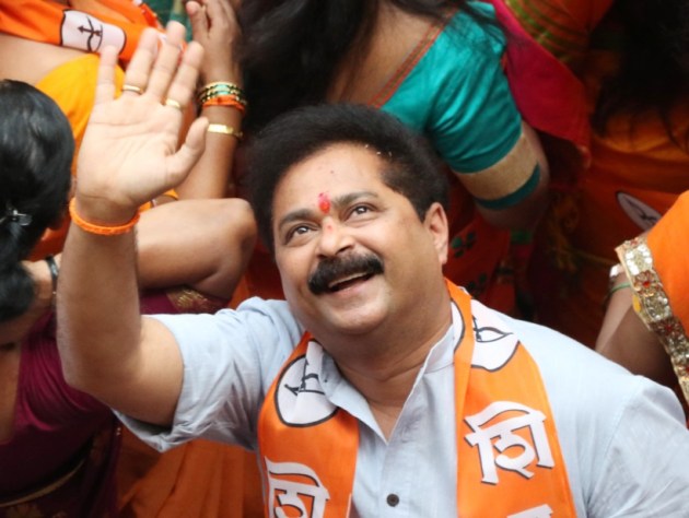 BMC elections 2017, BMC polls, BMC elections, BMC, Brihanmumbai Municipal Corporation, Devendra Fadnavis, BMC polls campaign, BMC polls rallies, Raj Thackeray, Jyoriraditya scindia, Manish tewari, BMC polls photos, BMC election campaign pictures, maharashtra, photo galley, BMC polls photo gallery
