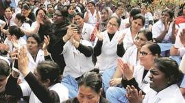 Yesterday, the AIIMS administration restored its order of suspending five resident doctors within minutes of deciding to revoke it, with the nurses' union changing their stand.