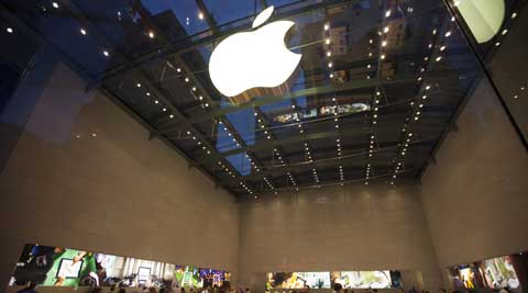 Apple struggles to make big deals, hampering strategy shifts