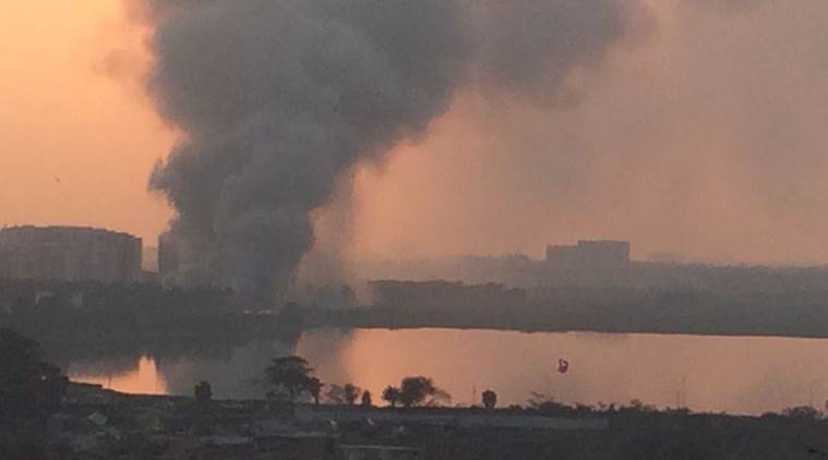 bellandur lake, bellandur, bengaluru lake, bangalore lake, bellandur lake fire, bellandur lake smoke, bengaluru fire, bengaluru lake fire