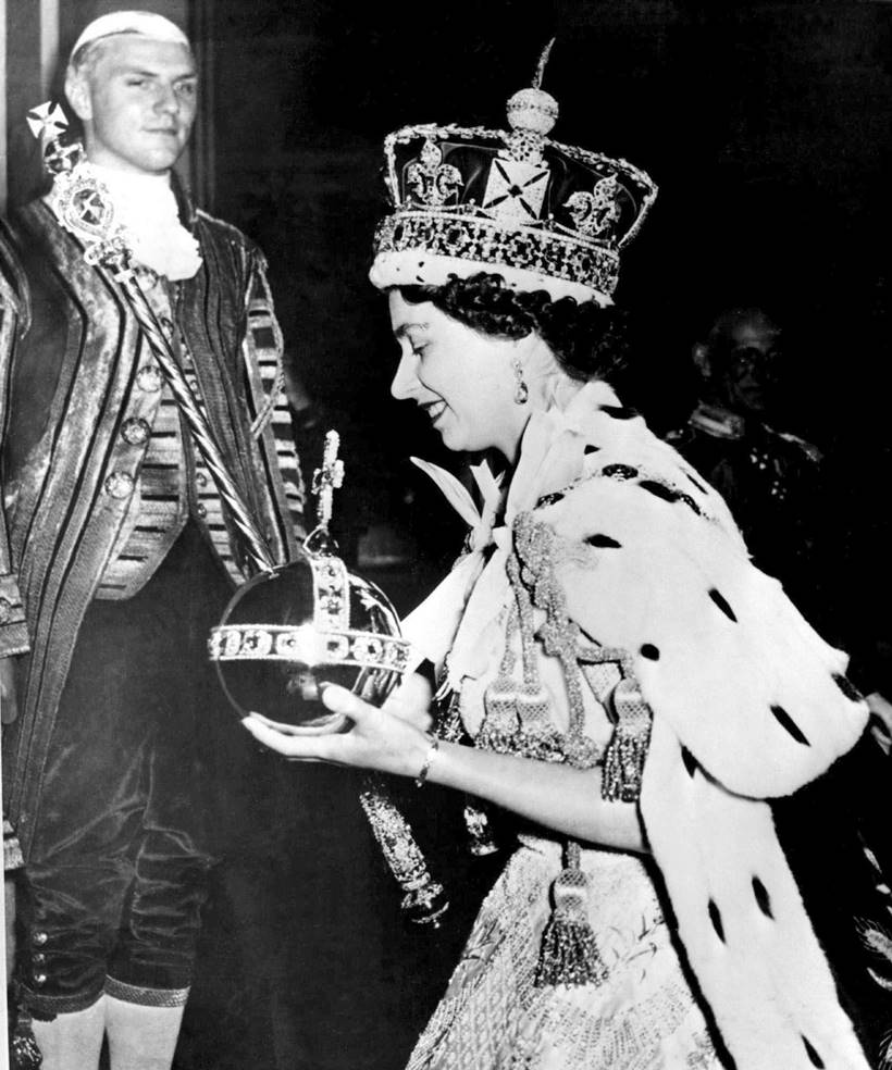 queen elizabeth II, queen elizabeth, queen elizabeth sapphire jubilee, british monarch queen elizabeth II, sapphire jubilee, uk news, world news, indian express