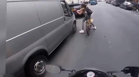 female cyclist viral video, female cyclist revenge on catcallers, london female cyclist epic response to catcalling, indian express,indian express news, trending, trending in india