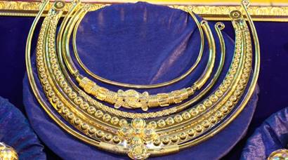 K Chandrasekhara Rao, K Chandrasekhara Rao donations, KCR, Telangana, KCR Tirupati, Tirupati KCR, KCR news, KCR gold ornaments, Telangana CM offerings, Andhra news, India news