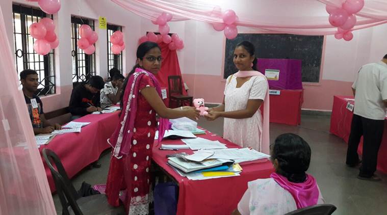 Goa elections, Goa polls, record turnout in Goa, first time voters, teddy bear booths, pink teddy bear, 83 per cent in Goa polling, Manohar Parrikar Chief Electoral Office, EVM machines, Goa news, India news, Indian Express