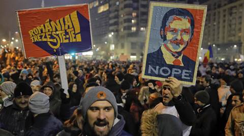 Romania: Thousands protest as govt relaxes corruption law