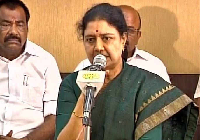 sasikala, sasikala convicted, DA case, sasikala news, sasikala verdict, supreme court, sasikala da case verdict, sasikala court case, sasikala case decision, sasikala verdict, DA case. O Panneerselvam, tamil nadu, tamil nadu crisis, tamil nadu live updates, supreme court, india news