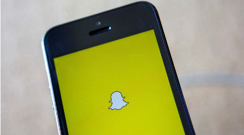 Snap user growth slowdown draws unwelcome comparisons to Twitter