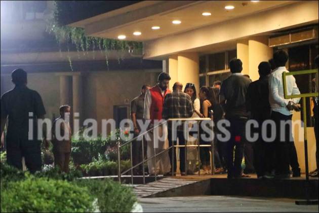 Aishwariya Rai Bachchan, Aishwariya Rai Bachchan father, Amitabh Bachchan, Amitabh Bachchan hospital pics, Amitabh aishwarya, Amitabh Abhishek Aishwarya, Amitabh Abhishek Aishwarya pics