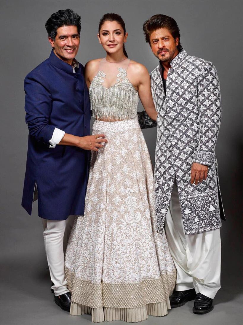 shah rukh khan, anushka sharma, manish malhotra, mijwan fashion show, shah rukh anushka, srk anushka, srk anushka the ring, shah rukh anushka, mijwan srk anushka, indian express, indian express news