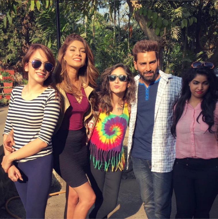 bigg boss 10, bigg boss 10 contestants, akanksha sharma, manveer gurjar, nitibha kaul, lokesh kumari, lopamudra raut
