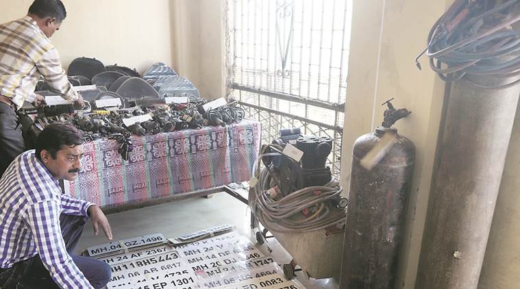 mumbai police, mumbai police crime branch, car thieves gang busted, car thieves held, mumbai news, indian express news