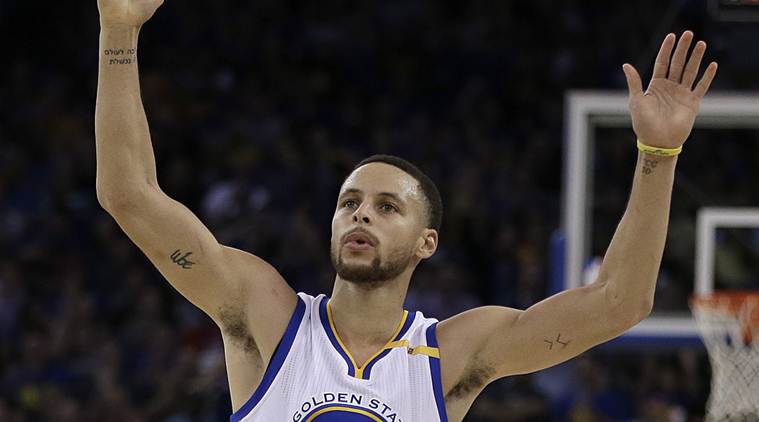 Warriors remain playoff perfect in rout of Jazz