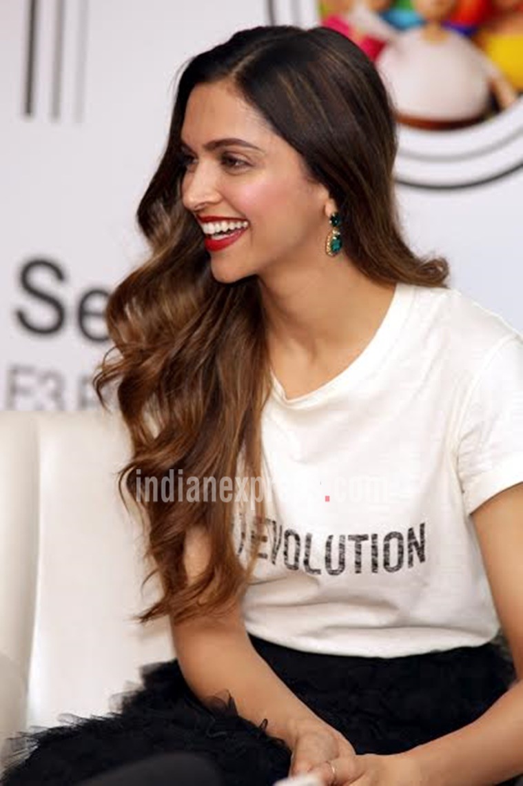deepika padukone, deepika padukone father, deepika padukone tech savvy, deepika padukone mobile