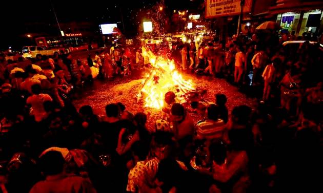 holi, holi 2017, happy holi, happy holi 2017, holi hai, holi photos, pakistan holi, india holi, nepal holi, pakistan holi photos, holi celebrations, lifestyle news, festival news, indian express