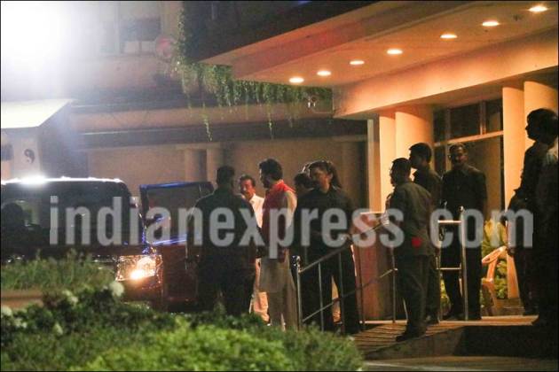 Aishwariya Rai Bachchan, Aishwariya Rai Bachchan father, Amitabh Bachchan, Amitabh Bachchan hospital pics, Amitabh aishwarya, Amitabh Abhishek Aishwarya, Amitabh Abhishek Aishwarya pics