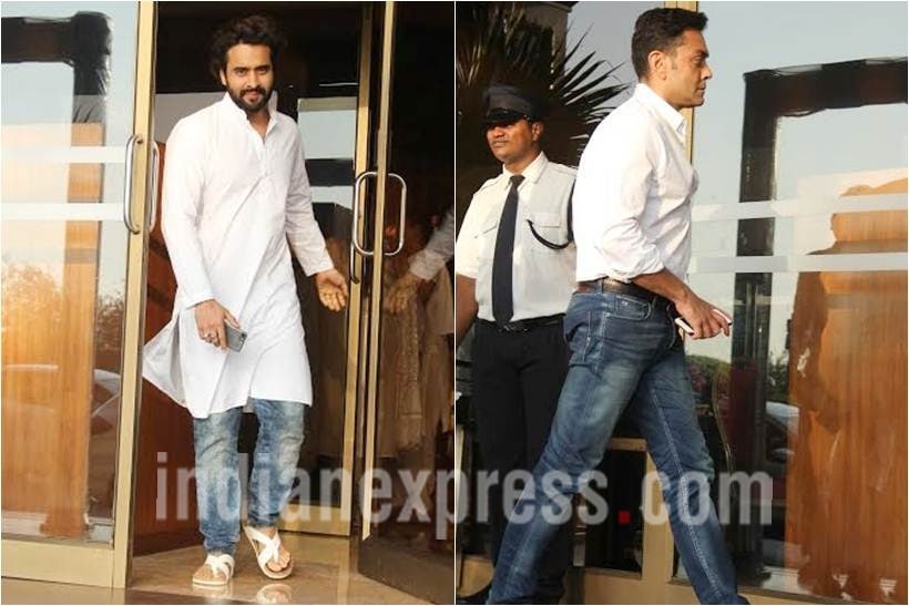 aishwarya rai father prayer meet, Jackky Bhagnani, bobby deol, aishwarya father prayer meet images