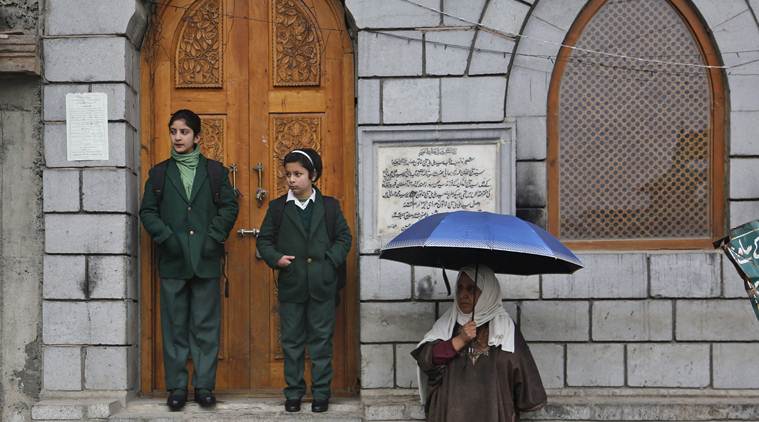 kashmir, kashmir schools, kashmir schools reopen, kashmir violence, kashmir protests, J&K schools reopen, Burhan Wani, Hizbul Mujahideen, Hizbul Mujahideen commander, india news, indian express