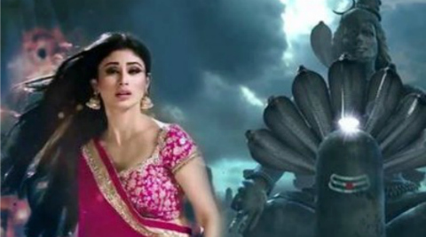 Naagin 2, 19th March 2017 full episode written update: Shivangi tries