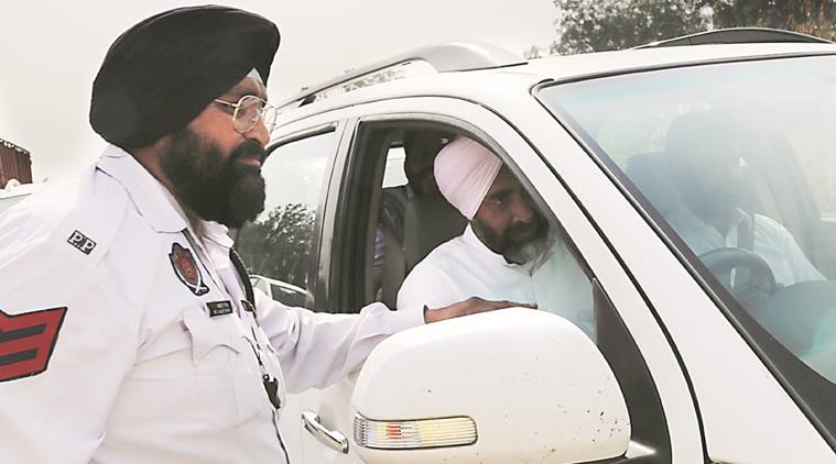 chandigarh, traffic police, side view mirror, challan, side view mirror closed challan, indian express