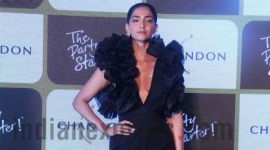 Xxx Video Sonam - Sonam Kapoor's bold black dress left her uncomfortable? See pics |  Entertainment News,The Indian Express