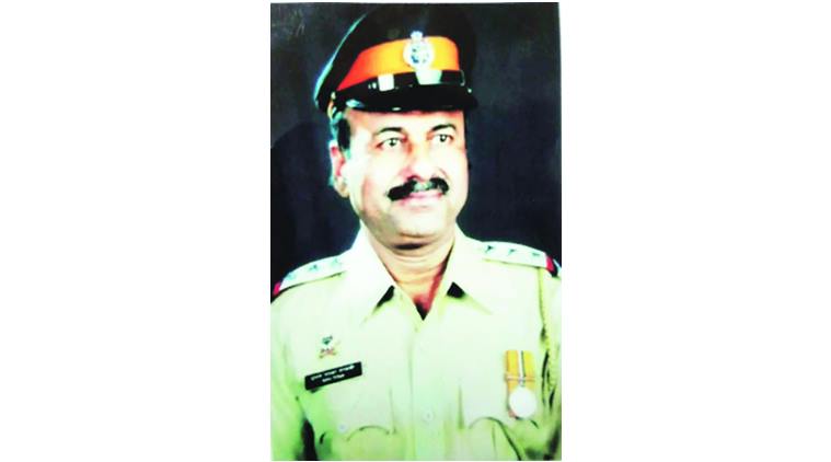 Mumbai police, Mumbai Jadugar police, Mumbai police magic tricks, Mumbai policeman, Jadugar cop, indian express news