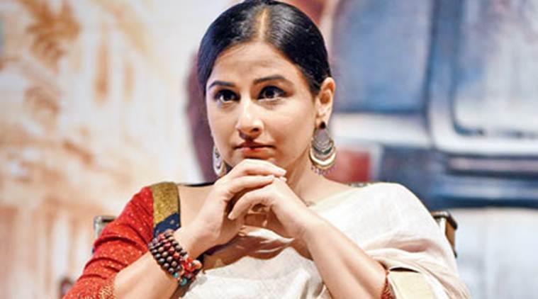 vidya balan, vidya balan male fan, vidya balan fan, vidya balan fan inappropriate touch, vidya balan kolkata airport fan, vidya balan begam jaan, vidya balan fan misbehaves,