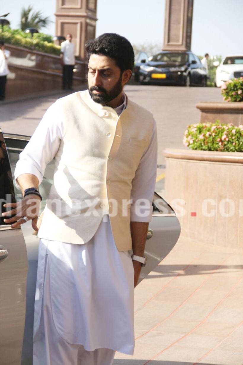 Aishwarya Rai, Aishwarya Rai Bachchan, Aishwarya Rai father, Aishwarya Rai father prayer meet, Aishwarya Rai father prayer meet pictures, Aishwarya Rai father news, Aishwarya Rai images, Aishwarya Rai father death, Aishwarya Rai father images, Amitabh Bachchan, jaya Bachchan, Aaradhya bachchan, entertainment photos, indian express, indian express photos