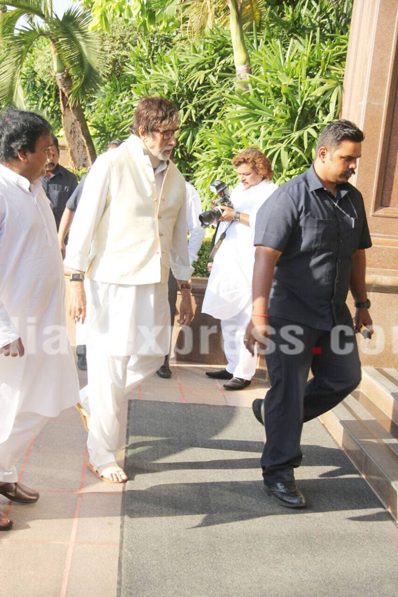 Aishwarya Rai father chautha, Aishwarya Rai Bachchan, Aishwarya Rai father, Aishwarya Rai father prayer meet, Aishwarya Rai father prayer meet images