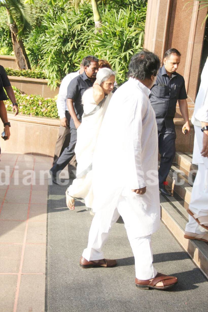 Aishwarya Rai father prayer meet, Aishwarya Rai Bachchan, Aishwarya Rai father, Aishwarya Rai father prayer meet images