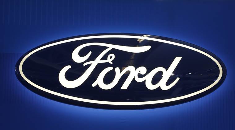 Ford hires 400 BlackBerry employees for connected cars work
