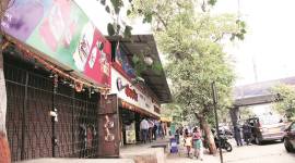 liquor ban, UP liquor ban, UP alcohol ban, alcohol ban, Uttar pradesh government, yogi government, supreme court, SC liquor ban, alcohol shops schools, liquor shops school, indian express news, india news